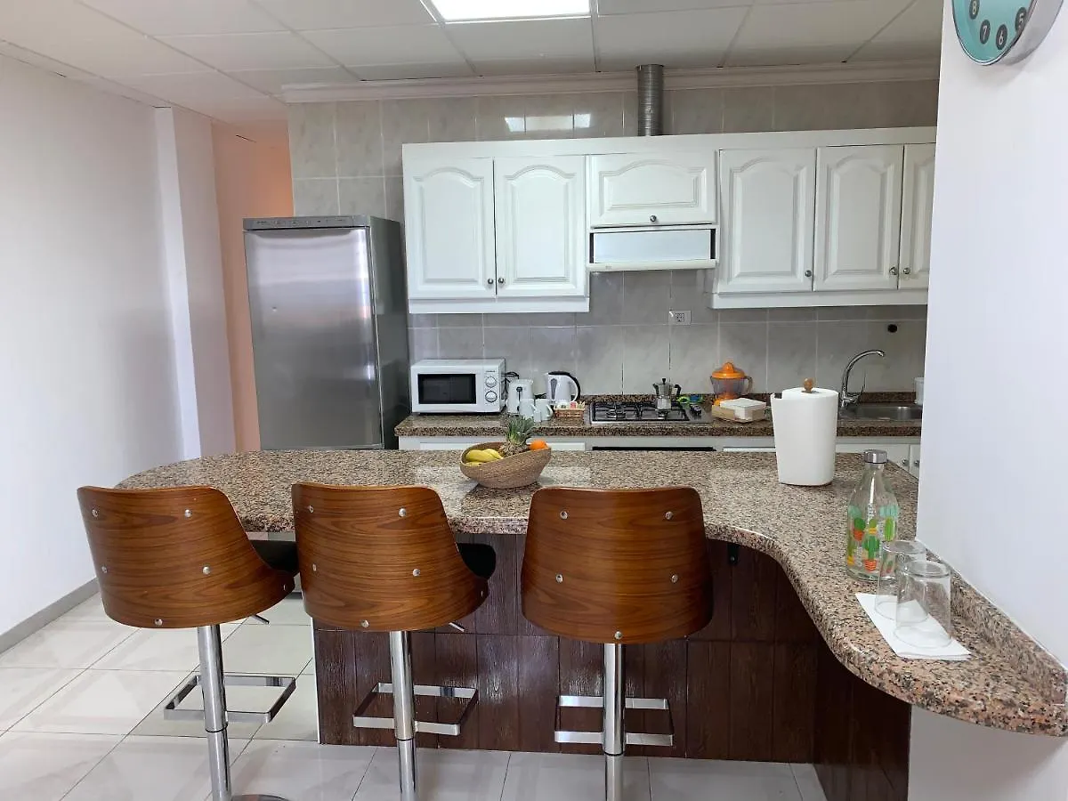 Luxury Rooms In Apartment Shared A Los Cristianos Playa Aire Conditioner Habitaciones Privada Stanza Arona  Espagne