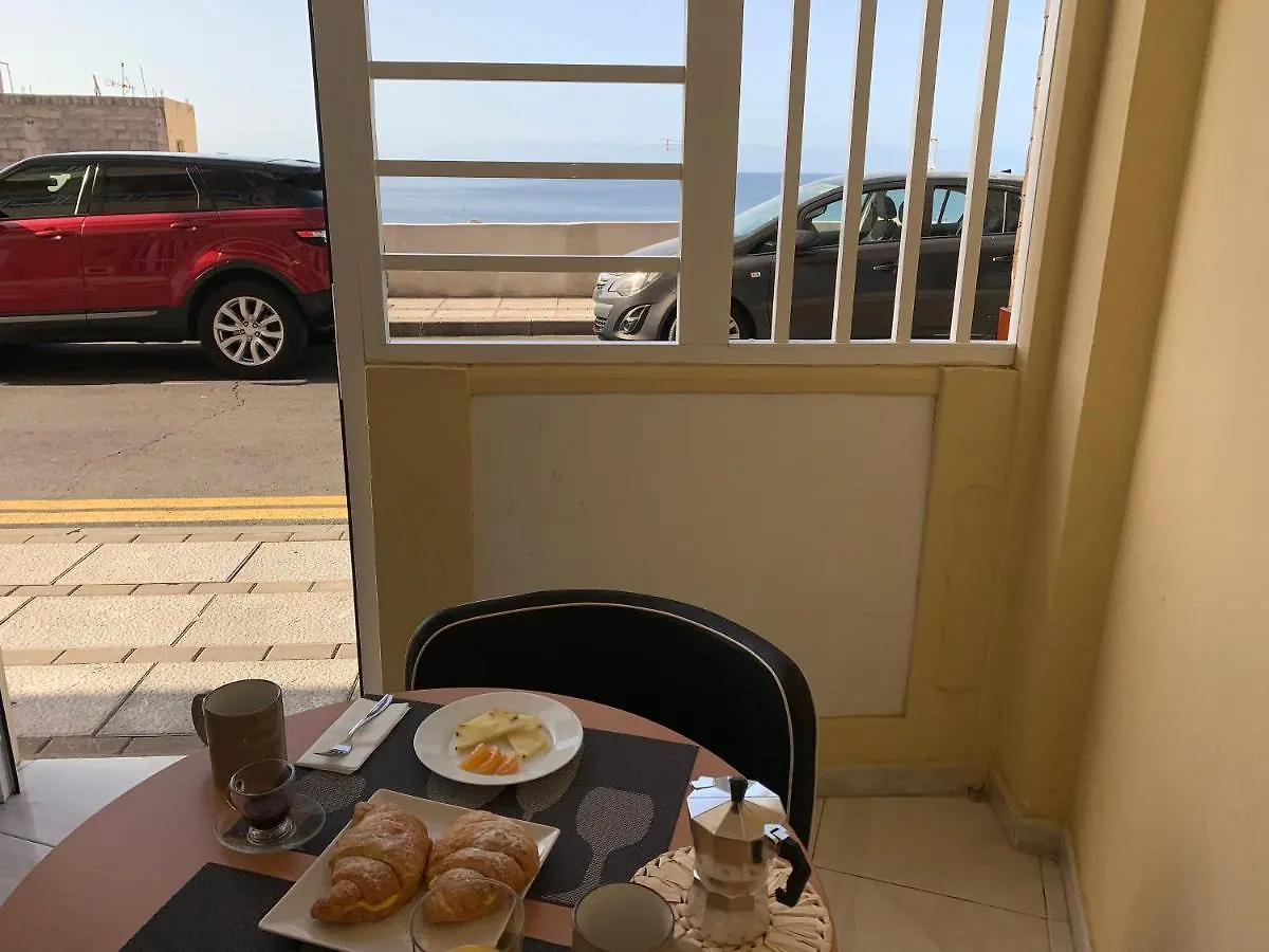 Homestay Luxury Rooms In Apartment Shared A Los Cristianos Playa Aire Conditioner Habitaciones Privada Stanza Arona