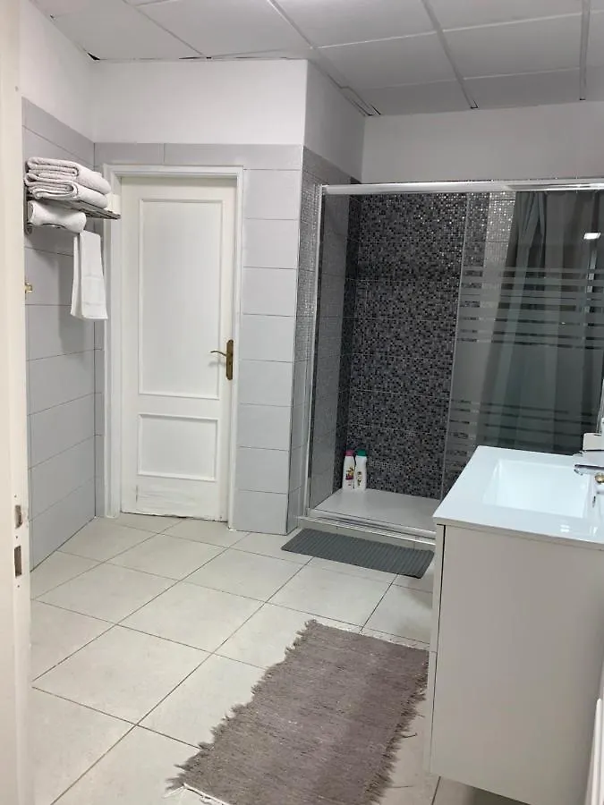 Luxury Rooms In Apartment Shared A Los Cristianos Playa Aire Conditioner Habitaciones Privada Stanza Arona  Spain