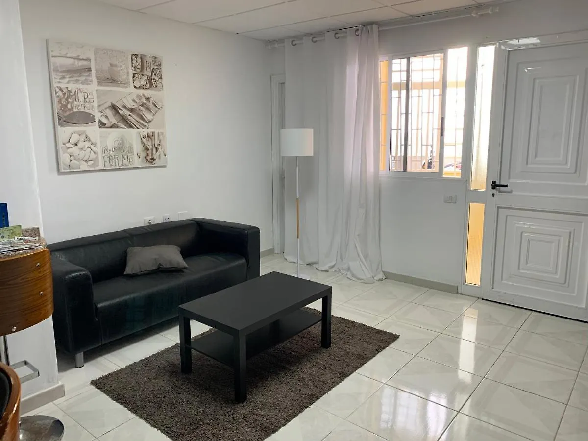 Luxury Rooms In Apartment Shared A Los Cristianos Playa Aire Conditioner Habitaciones Privada Stanza Arona  Séjour chez l'habitant