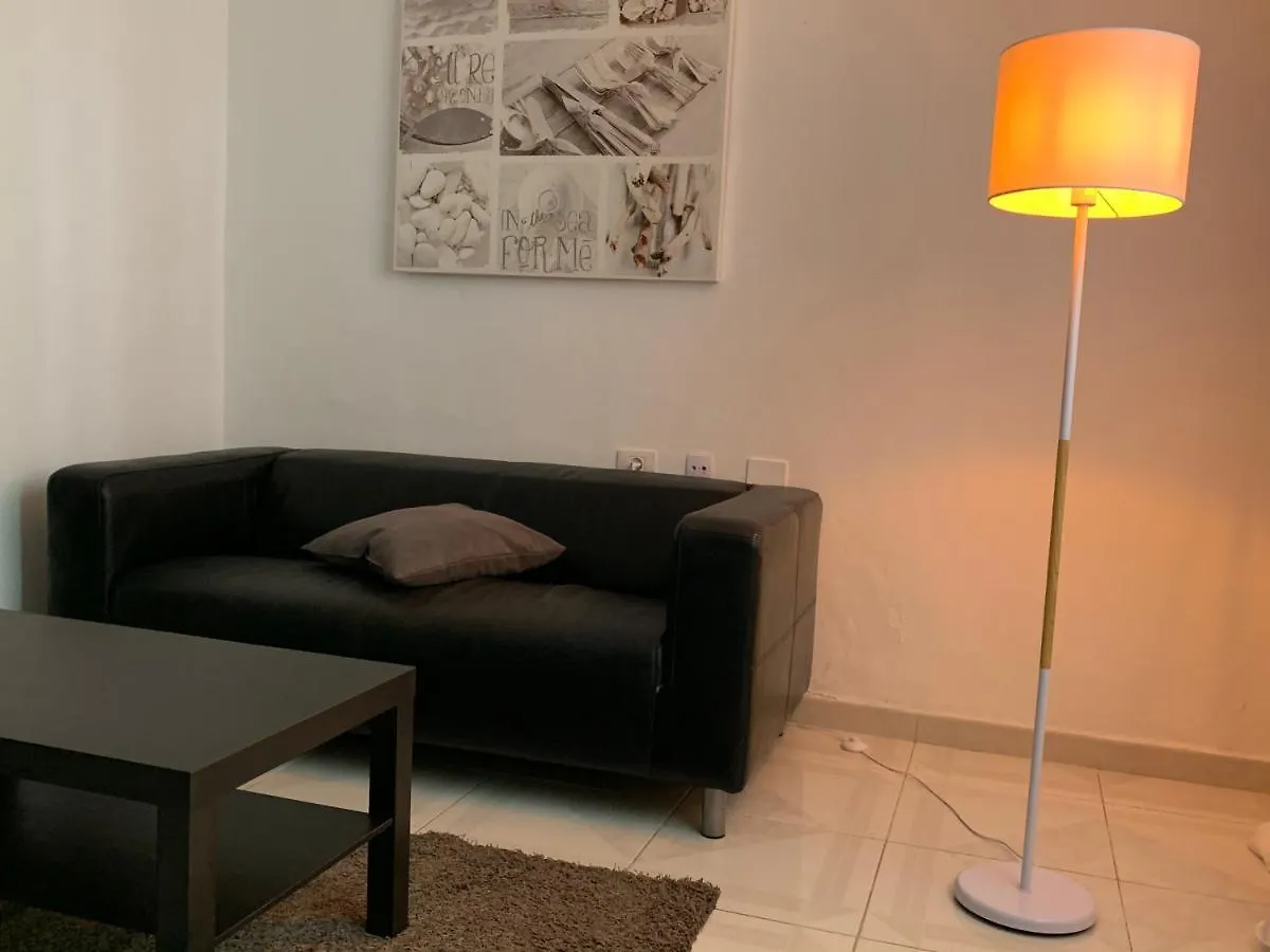 Luxury Rooms In Apartment Shared A Los Cristianos Playa Aire Conditioner Habitaciones Privada Stanza Arona