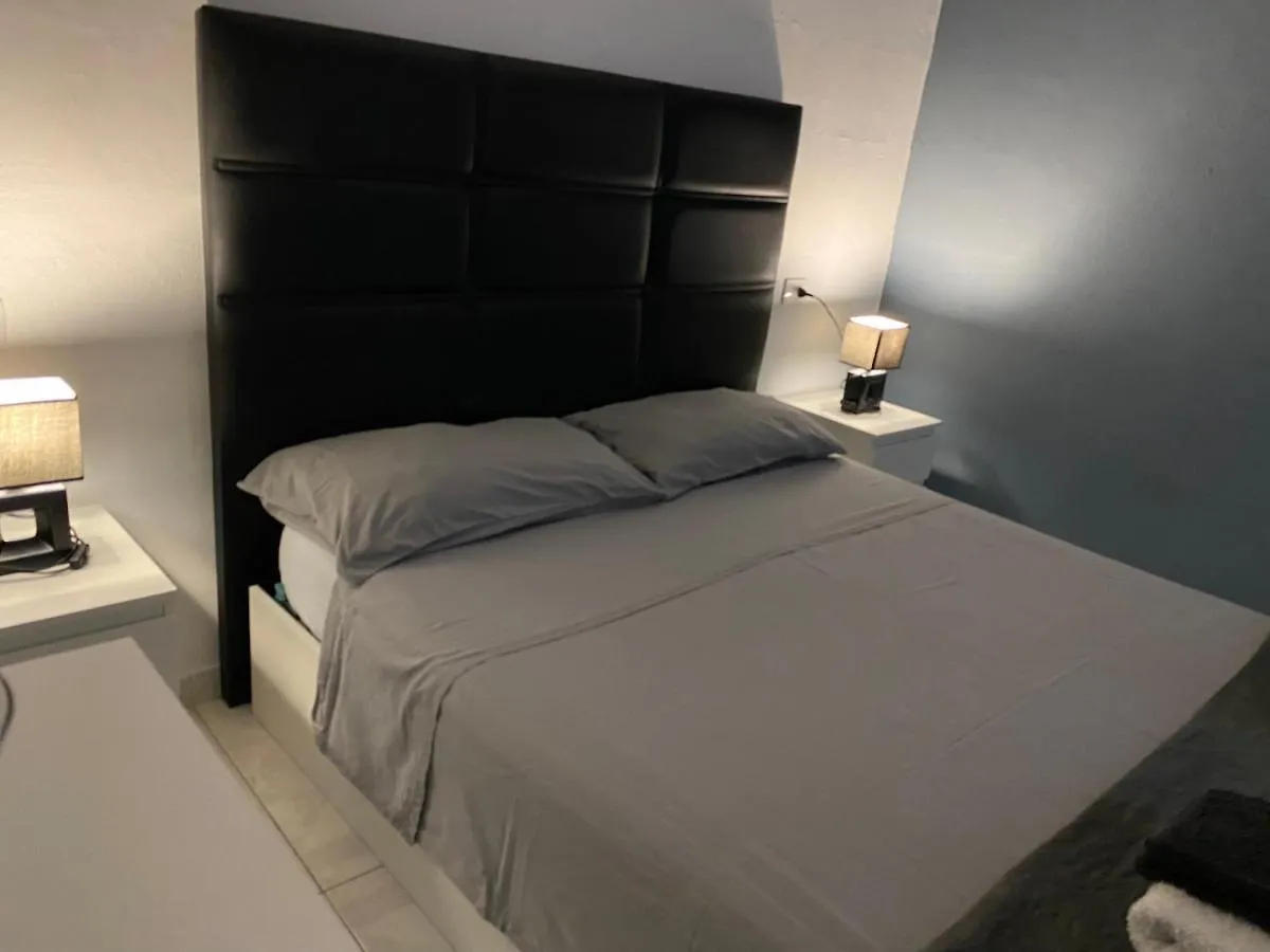 Homestay Luxury Rooms In Apartment Shared A Los Cristianos Playa Aire Conditioner Habitaciones Privada Stanza Arona