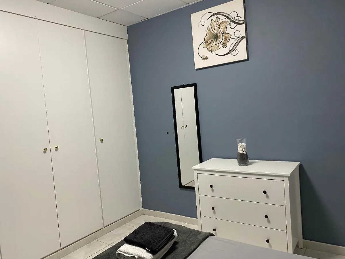 Luxury Rooms In Apartment Shared A Los Cristianos Playa Aire Conditioner Habitaciones Privada Stanza Arona  Homestay Arona (Tenerife)
