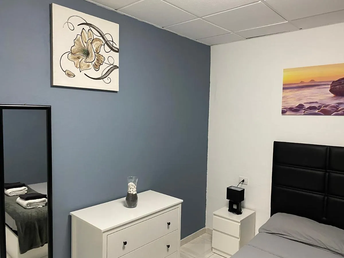 Luxury Rooms In Apartment Shared A Los Cristianos Playa Aire Conditioner Habitaciones Privada Stanza Arona  0*, Arona (Tenerife)