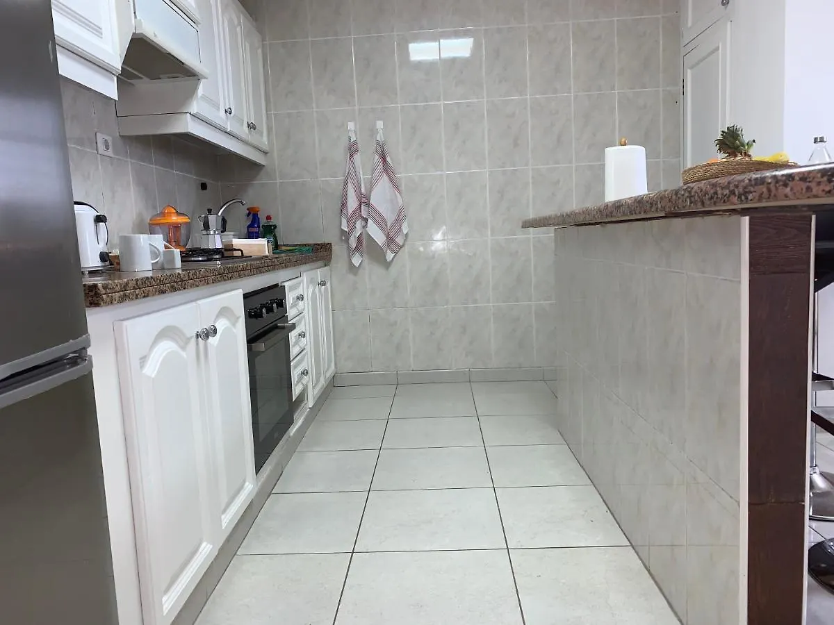 Homestay Luxury Rooms In Apartment Shared A Los Cristianos Playa Aire Conditioner Habitaciones Privada Stanza Arona  Spain