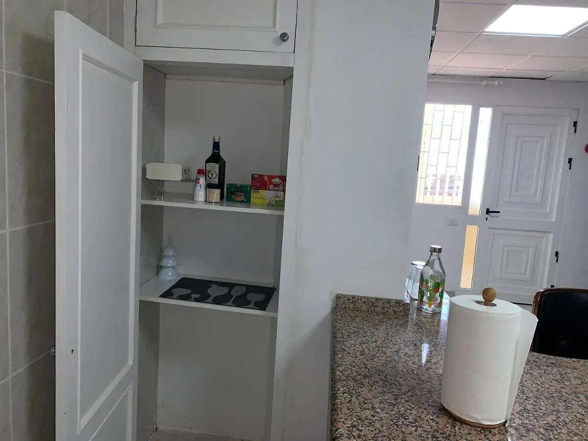Luxury Rooms In Apartment Shared A Los Cristianos Playa Aire Conditioner Habitaciones Privada Stanza Arona  Spain