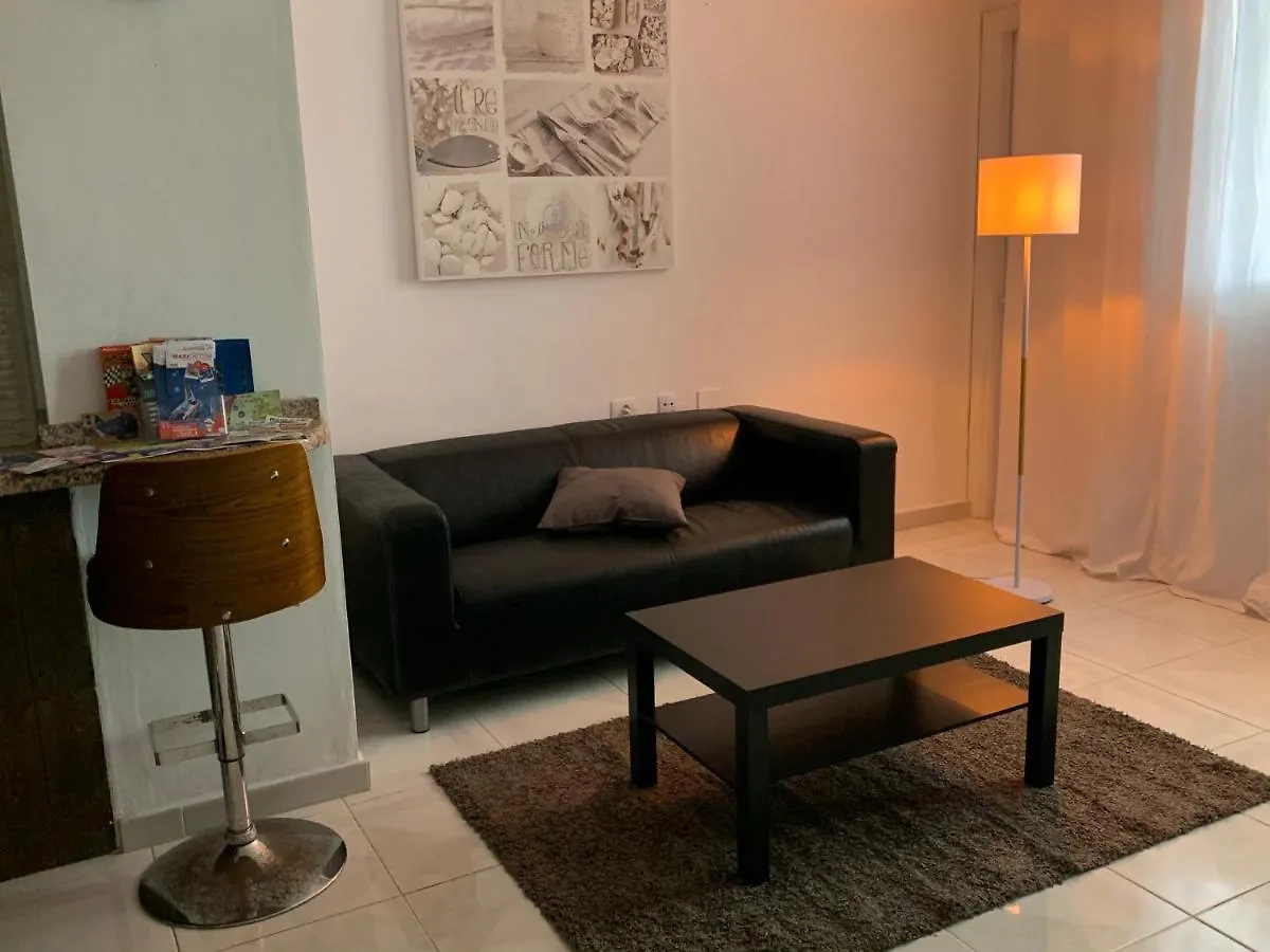 Homestay Luxury Rooms In Apartment Shared A Los Cristianos Playa Aire Conditioner Habitaciones Privada Stanza Arona  Spain