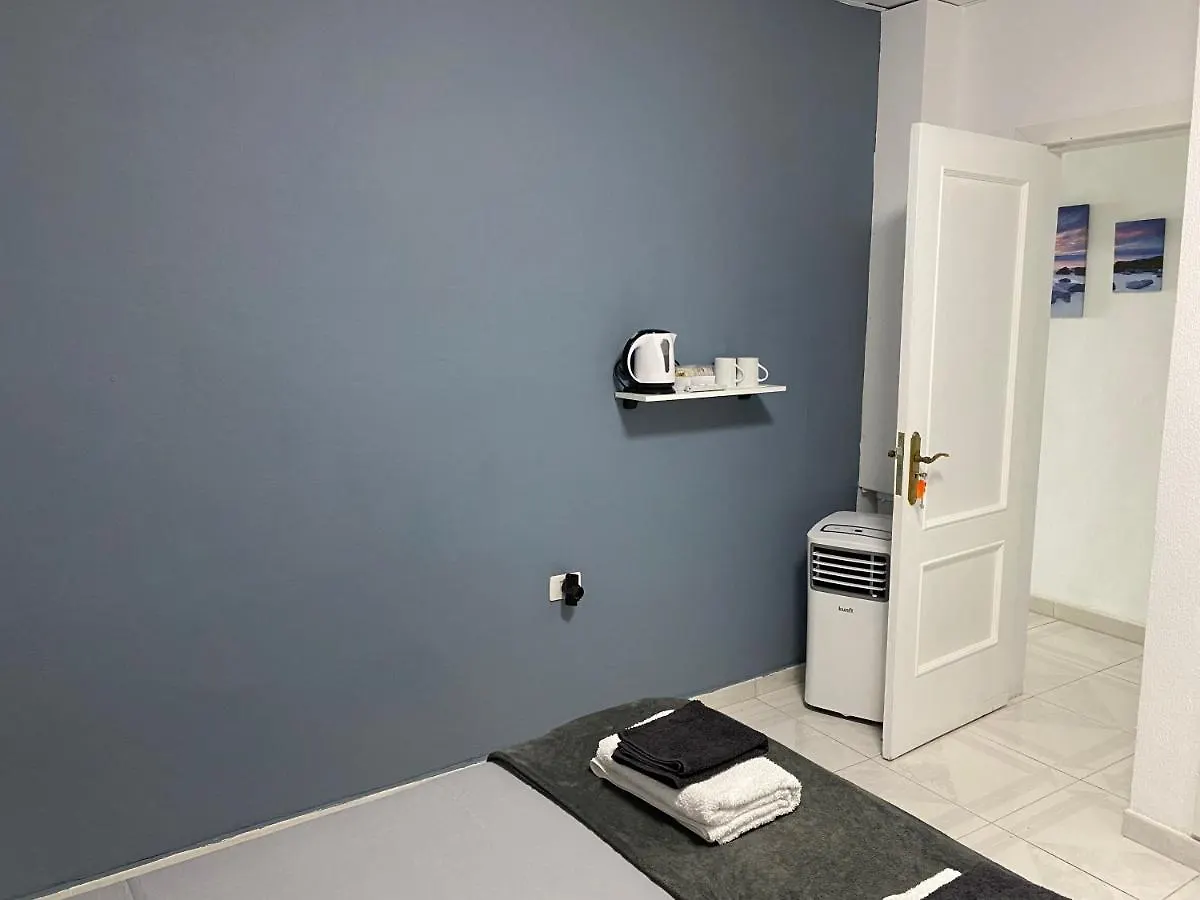 Homestay Luxury Rooms In Apartment Shared A Los Cristianos Playa Aire Conditioner Habitaciones Privada Stanza Arona